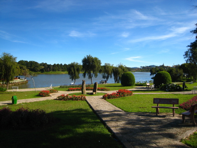 dalat-lake